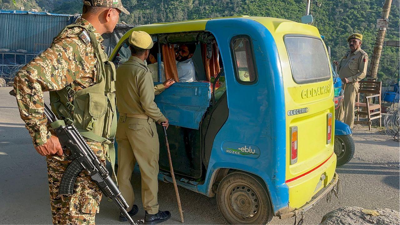 Jammu and Kashmir: Gunfight erupts in Seoj Dhar between troops and terrorists